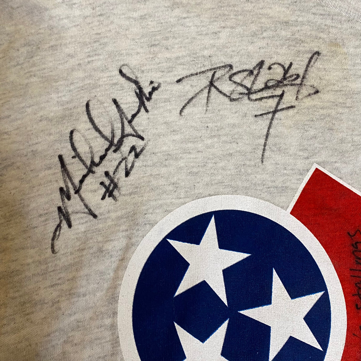 Vintage 1997 Tennessee Oilers Inaugural Season TSHIRT with Autographs – Rad  Max Vintage