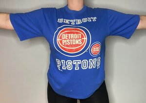 Vintage 1995 Detroit Pistons Old Logo TSHIRT - M