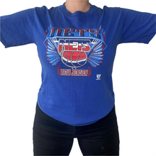 Load image into Gallery viewer, Vintage 1990s New Jersey NJ Nets TSHIRT - S/M