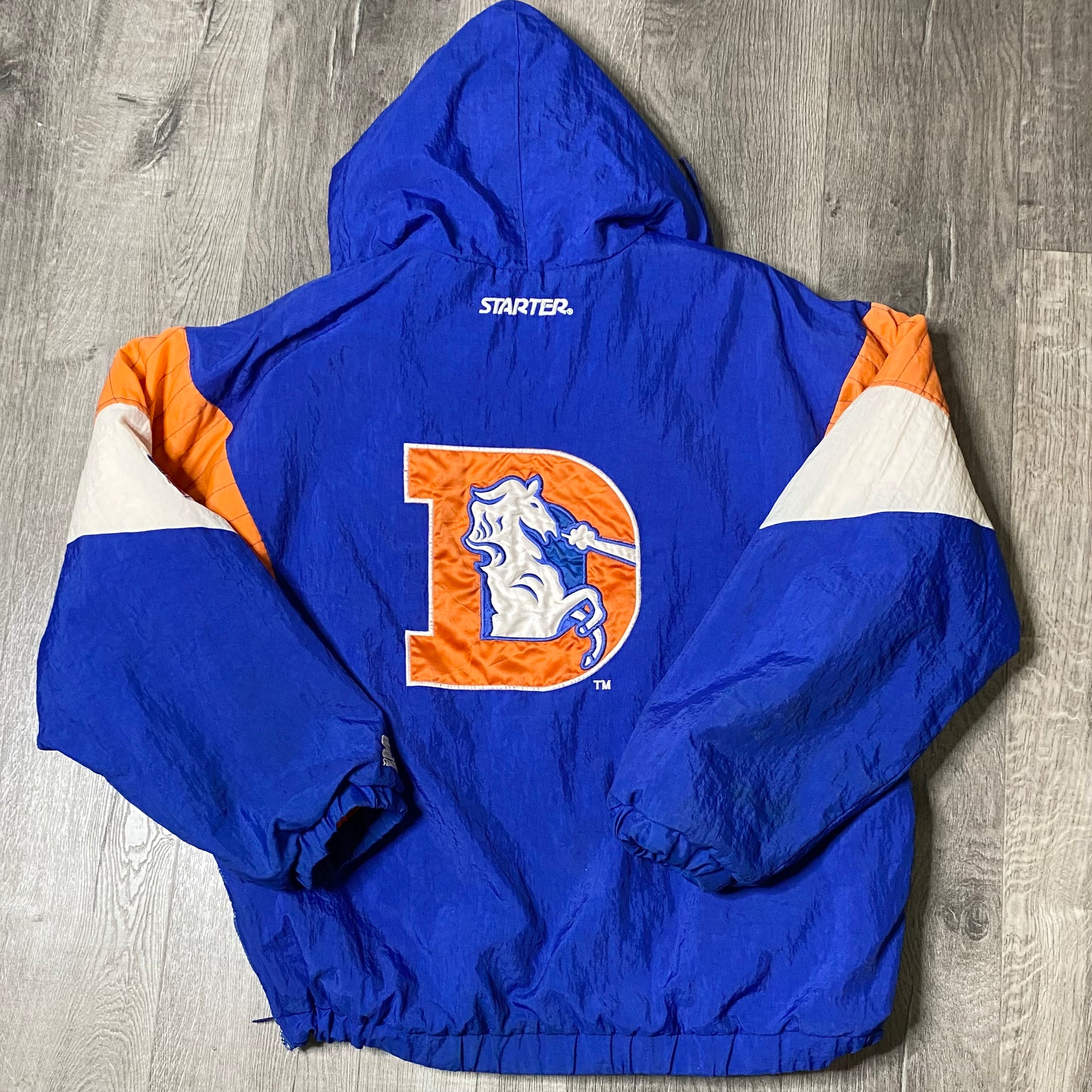 Vintage 1990s NFL Denver Broncos Puffer Jacket / Goose Down Fill / Vin –  LOST BOYS VINTAGE