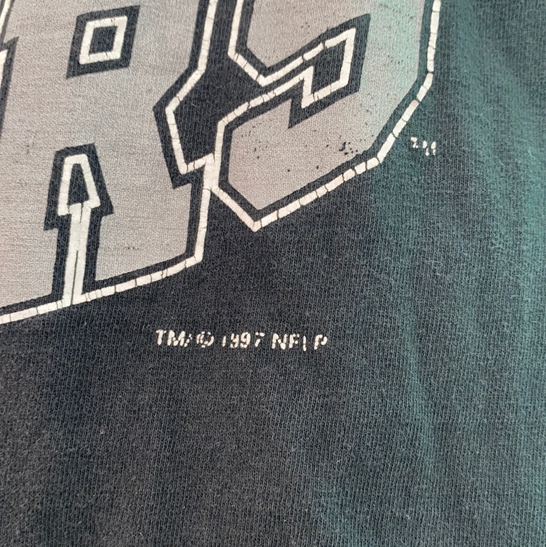 Vintage 1997 Oakland Raiders Oversized Tshirt from The Edge - M