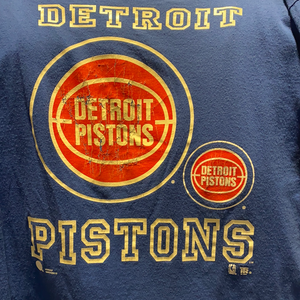 Vintage 1995 Detroit Pistons Old Logo TSHIRT - M
