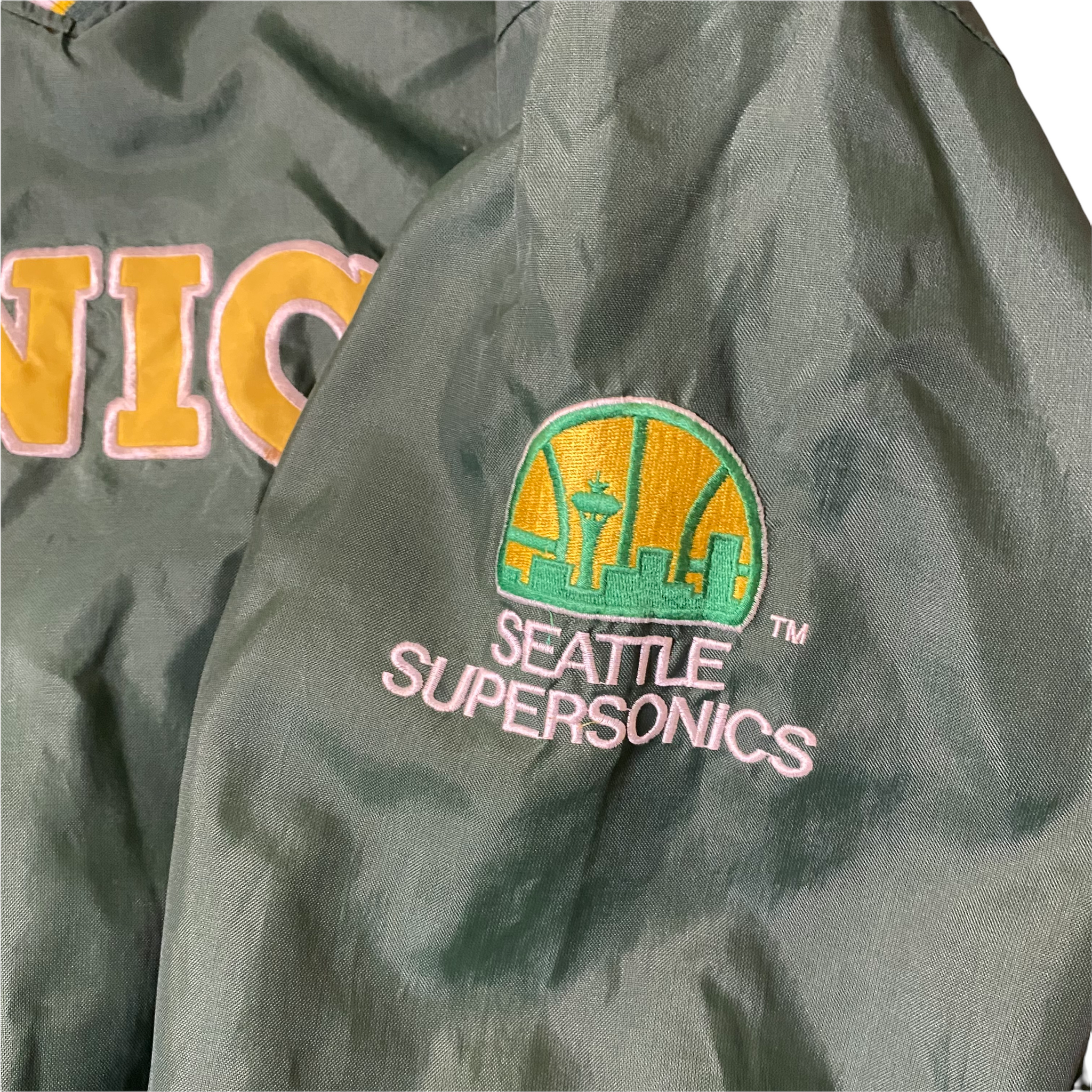 Vintage 1990s NBA Seattle SuperSonics Pro Player Puffer Jacket Sz. XL
