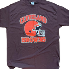 Load image into Gallery viewer, Vintage Late 80s-early 90s Cleveland Browns Helmet TSHIRT - M
